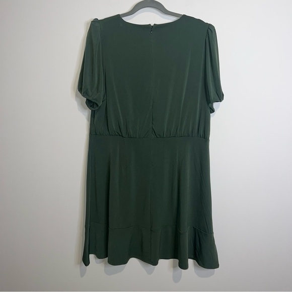 LOFT Green Short Sleeve Fit & Flare Mini Shift Dress - Picture 8 of 10